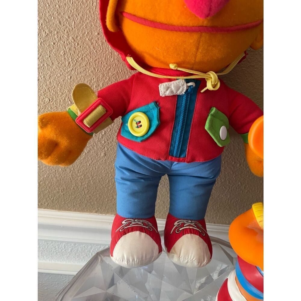 Sesame Street Dress Me Ernie Plush & Vinyl Ernie Holding a Daisy Bank - Picture 4 of 12